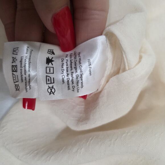 Eddie Bauer Women's Button. Down Rayon Cream Blouse Shirt Size Medium EUC - Picture 7 of 8